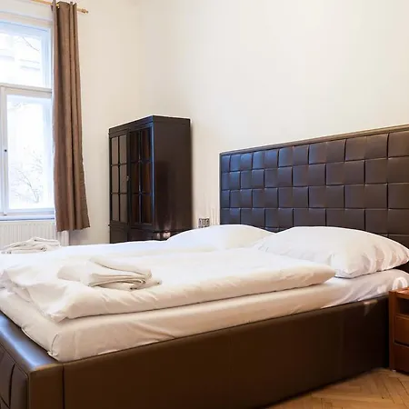 Blue Prague Apartahotel 3*